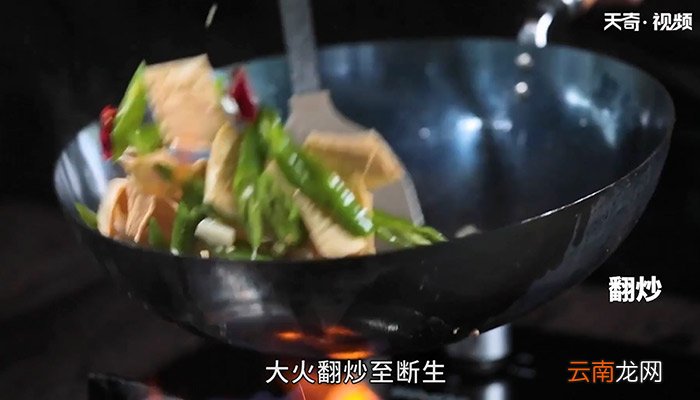 尖椒炒豆腐皮怎么做 尖椒炒豆腐皮的做法