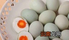 一斤鸭蛋多少盐 一斤咸鸭蛋要放多少盐