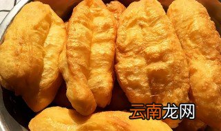 油条怎么做到蓬松酥脆 怎样炸出蓬松酥脆的油条