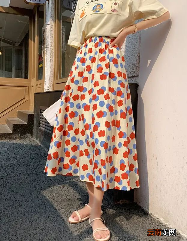是时候穿裙子了！今夏这4款绝美半裙，爆显气质！