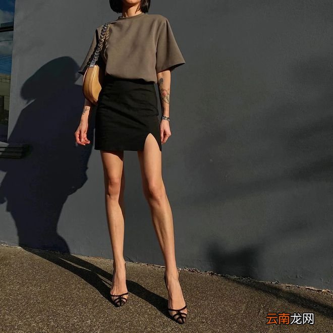 是时候穿裙子了！今夏这4款绝美半裙，爆显气质！