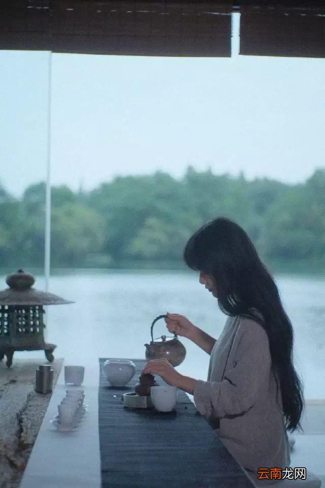 旅行这样穿衣搭配 拍照想不美都难