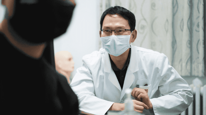 他揭开1.6亿中国男人的痛