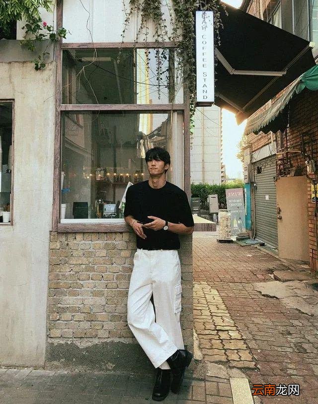夏天喜欢穿“白裤子”的男士 试试这些搭配组合