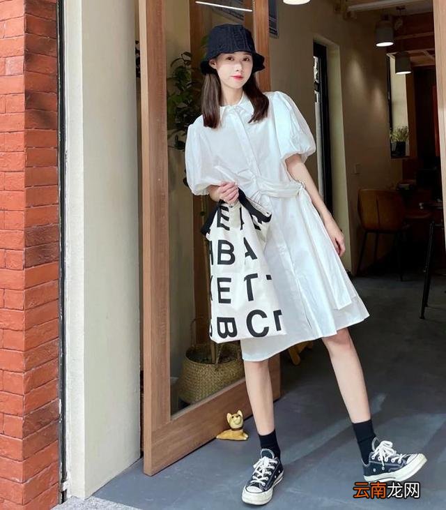 原来今夏最流行的不是碎花裙 而是这3款“衬衫裙”