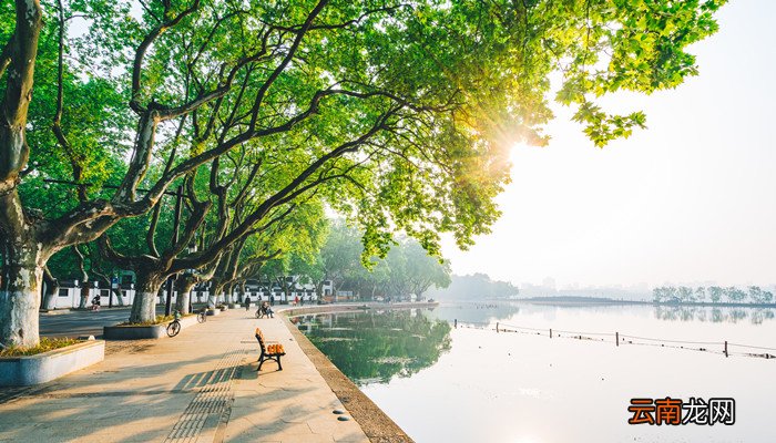 写景开头结尾优美段落 写景开头结尾的优美段落