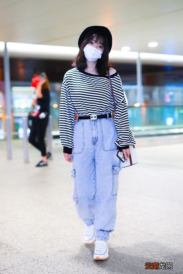 “浓颜系”柳岩私服这样穿还挺减龄的
