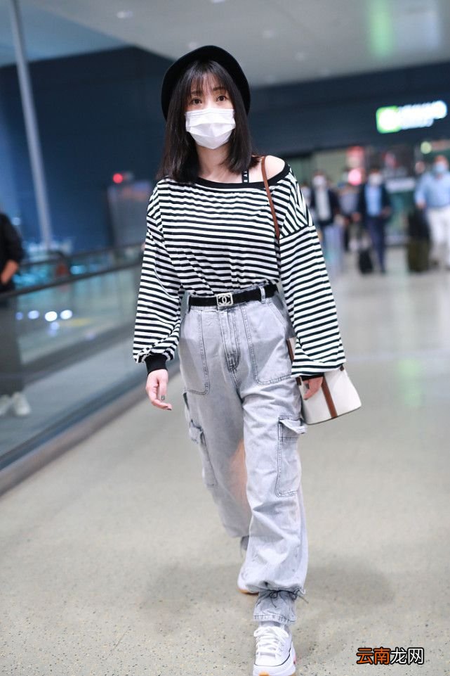 “浓颜系”柳岩私服这样穿还挺减龄的