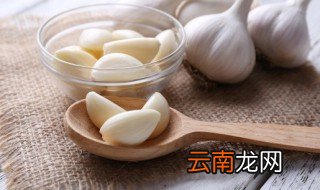 如何防止大蒜变绿 怎样能使大蒜变绿