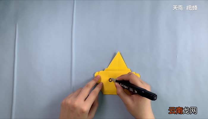 圣诞熊的折法 怎么折圣诞熊