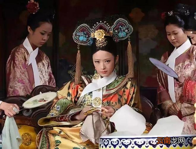 盘了这么多年《甄嬛传》，发现她们都穿错了