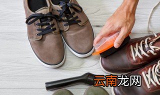 翻毛皮鞋油渍怎么去 翻皮鞋油渍怎么去