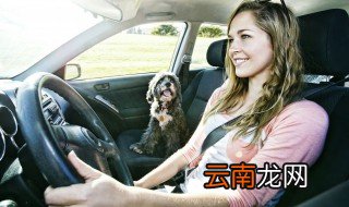 夏天汽车水箱加水还是防冻 冬天汽车水箱加什么能防冻