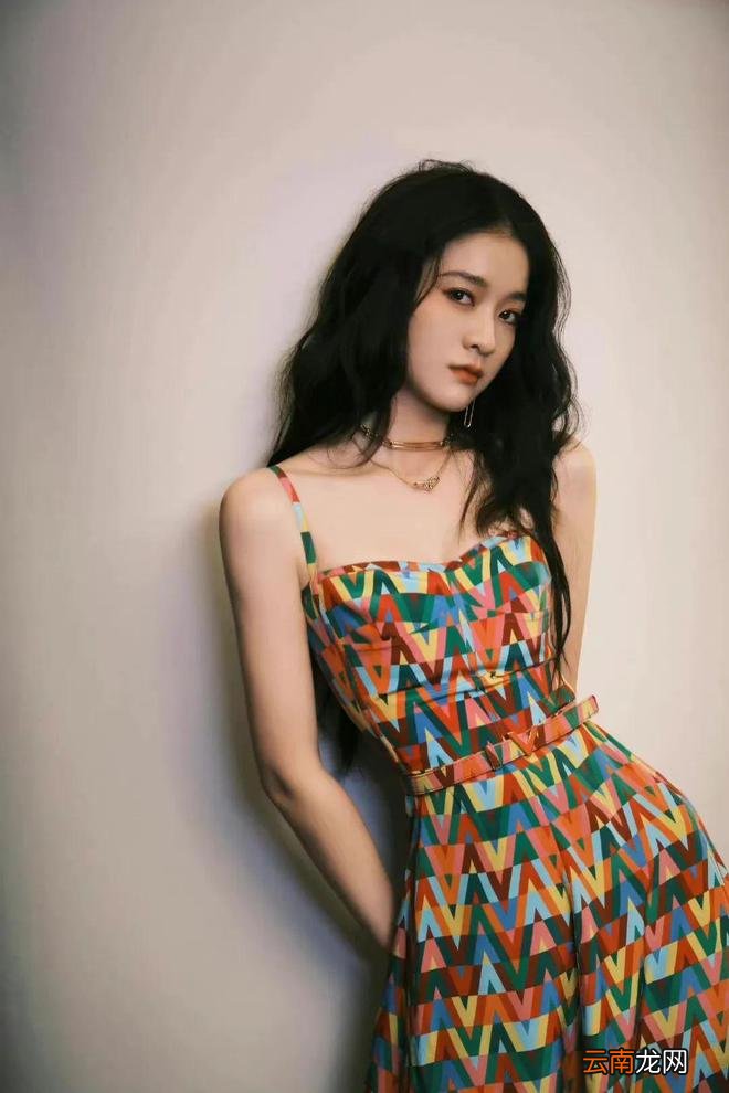 伊周星潮流｜夏天到，女明星小裙子鉴赏来啦～