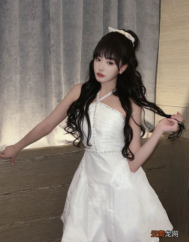 伊周星潮流｜夏天到，女明星小裙子鉴赏来啦～