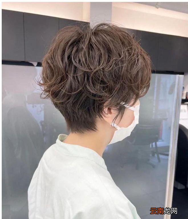 今夏要想美，短发你得这样剪，立体有型很时尚