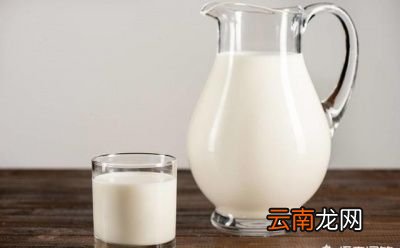 为什么减脂期间睡前可以喝牛奶呢