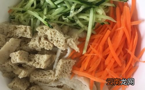 凉皮中的牛筋面是什么做的