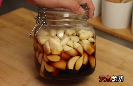 腊八蒜晚一天做可以吗-腊八蒜晚几天做能变绿吗