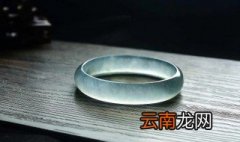 翡翠手镯里面裂纹怎么看 翡翠手镯怎么看有没裂痕