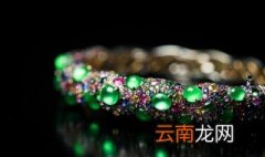 翡翠手镯的冰裂是什么样子 玉镯里有冰裂正常吗