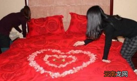结婚铺床要几个人