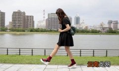 用脚跟走路会瘦腿吗 走路用脚尖还是脚跟易瘦小腿