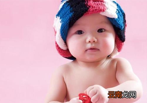 小孩子老是频繁眨眼睛怎么回事 小孩子眨眼睛频繁眨的很是怎么回事