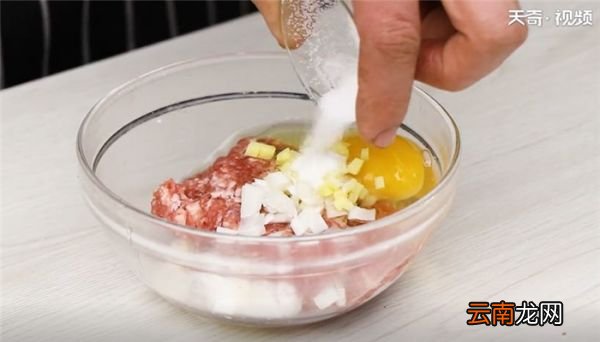 芝麻羊肉怎么做 芝麻羊肉的做法