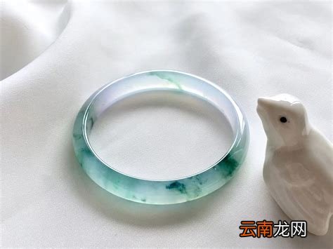 翡翠能用沐浴露洗吗？这6个禁忌别犯了