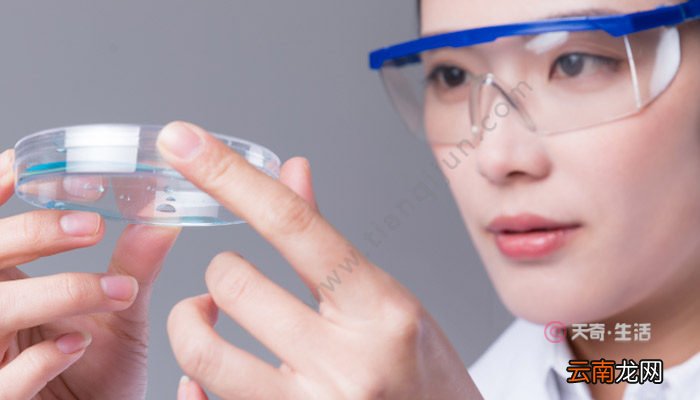 普通眼镜可以代替护目镜吗普通眼镜能不能代替护目镜