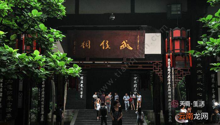 三国演义中草船借箭的起因是什么 草船借箭的起因是什么