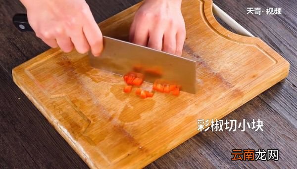 春笋叉烧肉炒蛋怎么做 春笋叉烧肉炒蛋咋做