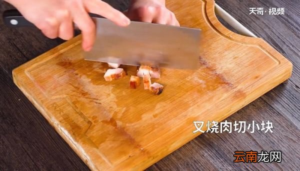 春笋叉烧肉炒蛋怎么做 春笋叉烧肉炒蛋咋做