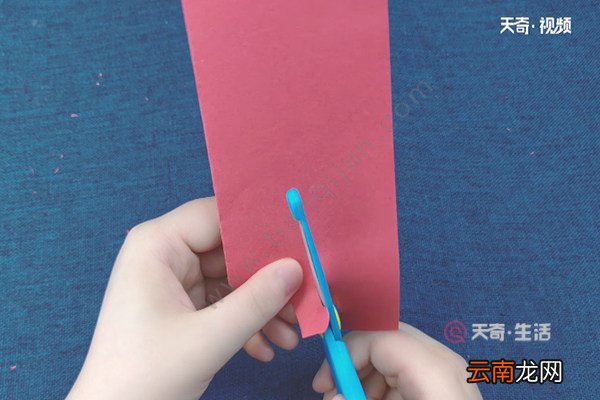 雪人剪纸怎么剪 雪人剪纸