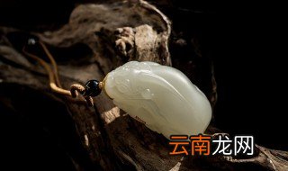 翡翠貔貅手串的正确佩戴方法 玉翡翠貔貅怎么佩戴好